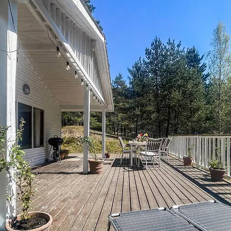 Stunning In Nexo With Kitchen Holiday home Spidsegard